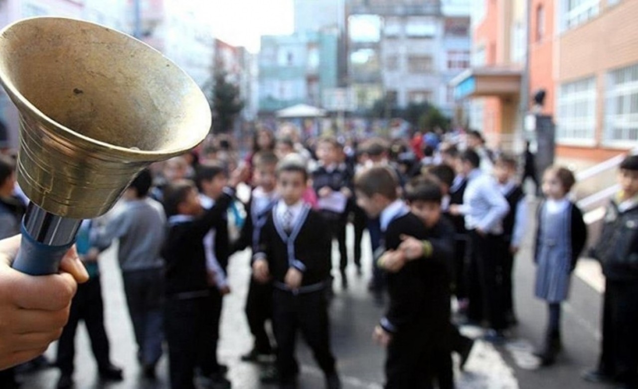 MEB'den okullara cep telefonu düzenlemesi