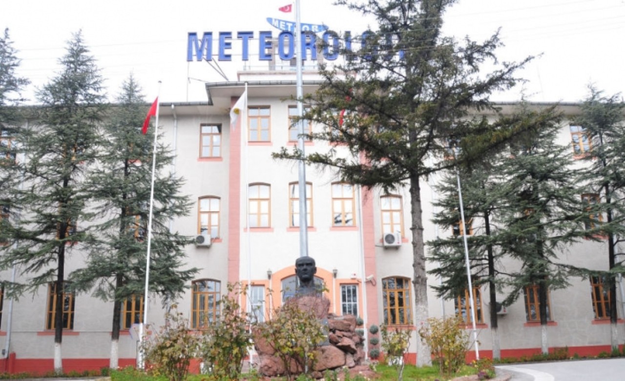 Meteoroloji merkezinde 'civa' paniği! 11 kişi hastaneye kaldırıldı