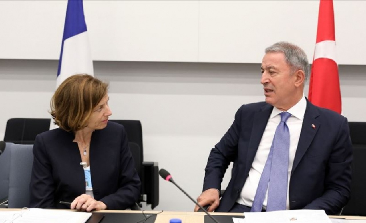 Milli Savunma Bakanı Akar ile Fransız mevkidaşı görüştü