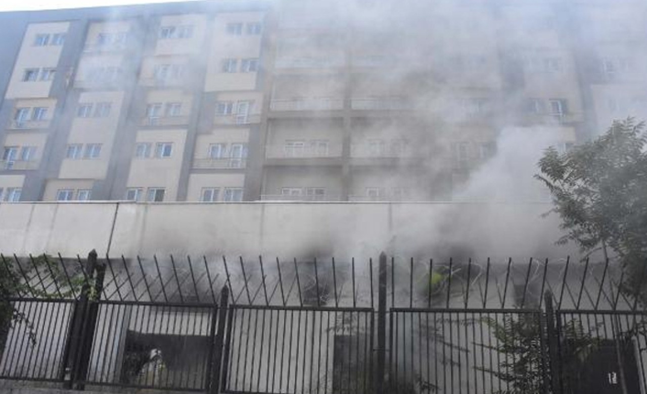 Öğrenci yurdunun trafosunda yangın