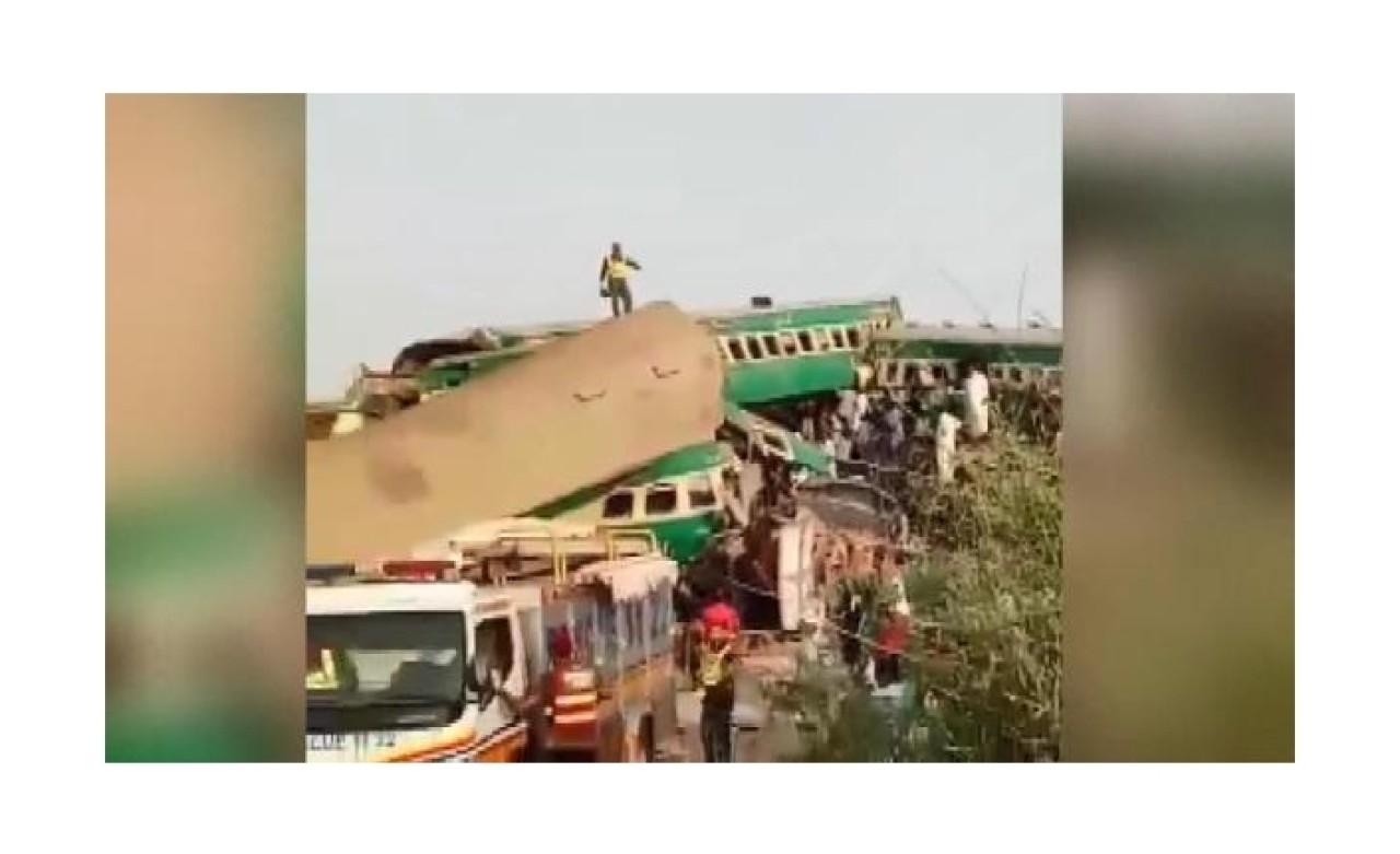 Pakistan’da iki tren çarpıştı: 11 ölü,  67 yaralı