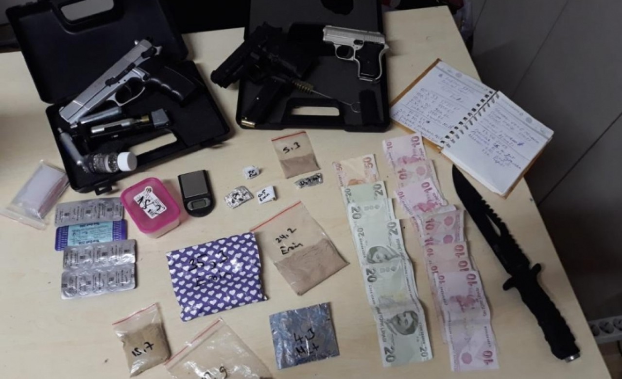 Parkta uyuşturucu operasyonu