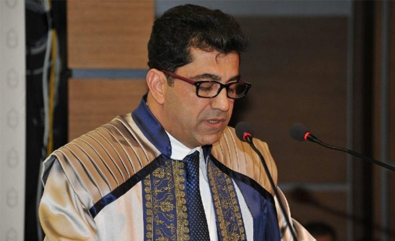 Rektörün 'tedbili kıyafet' denetimi hastaneyi kapattırdı