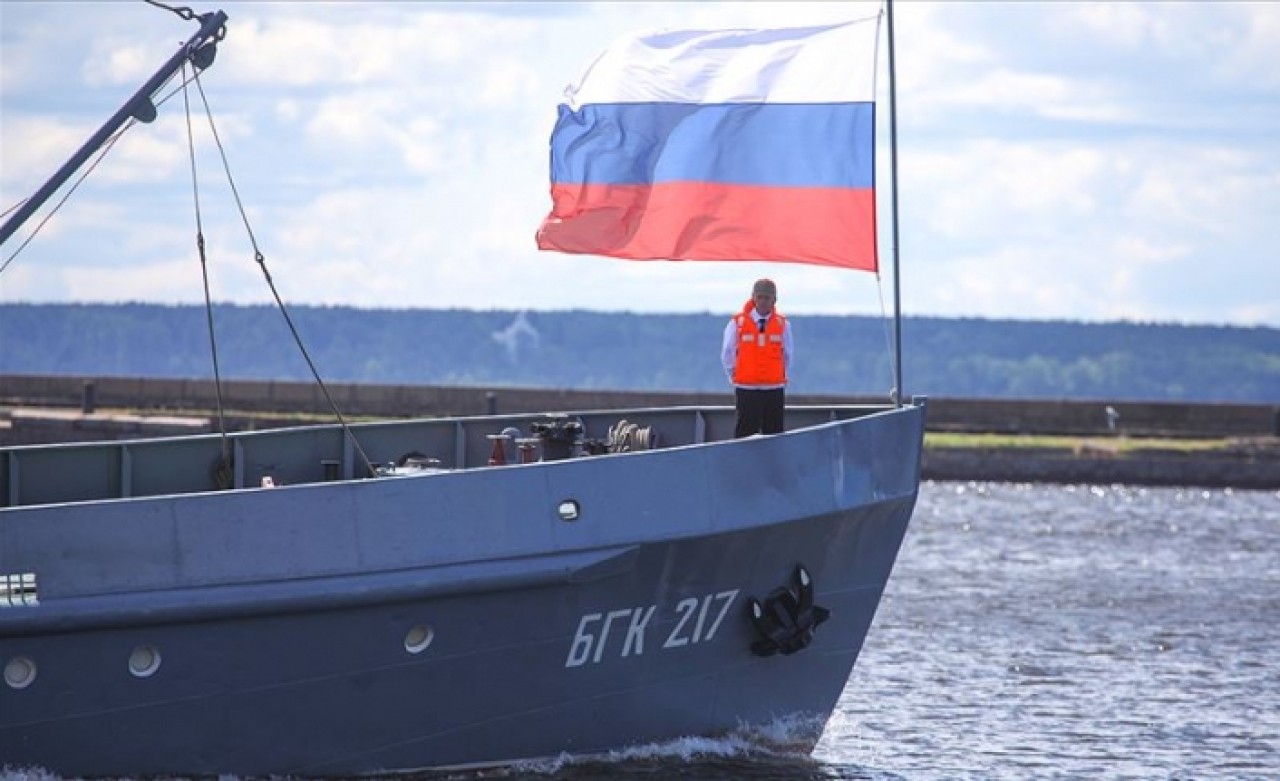 Rus su altı araştırma gemisindeki yangınla ilgili bilgiler devlet sırrı