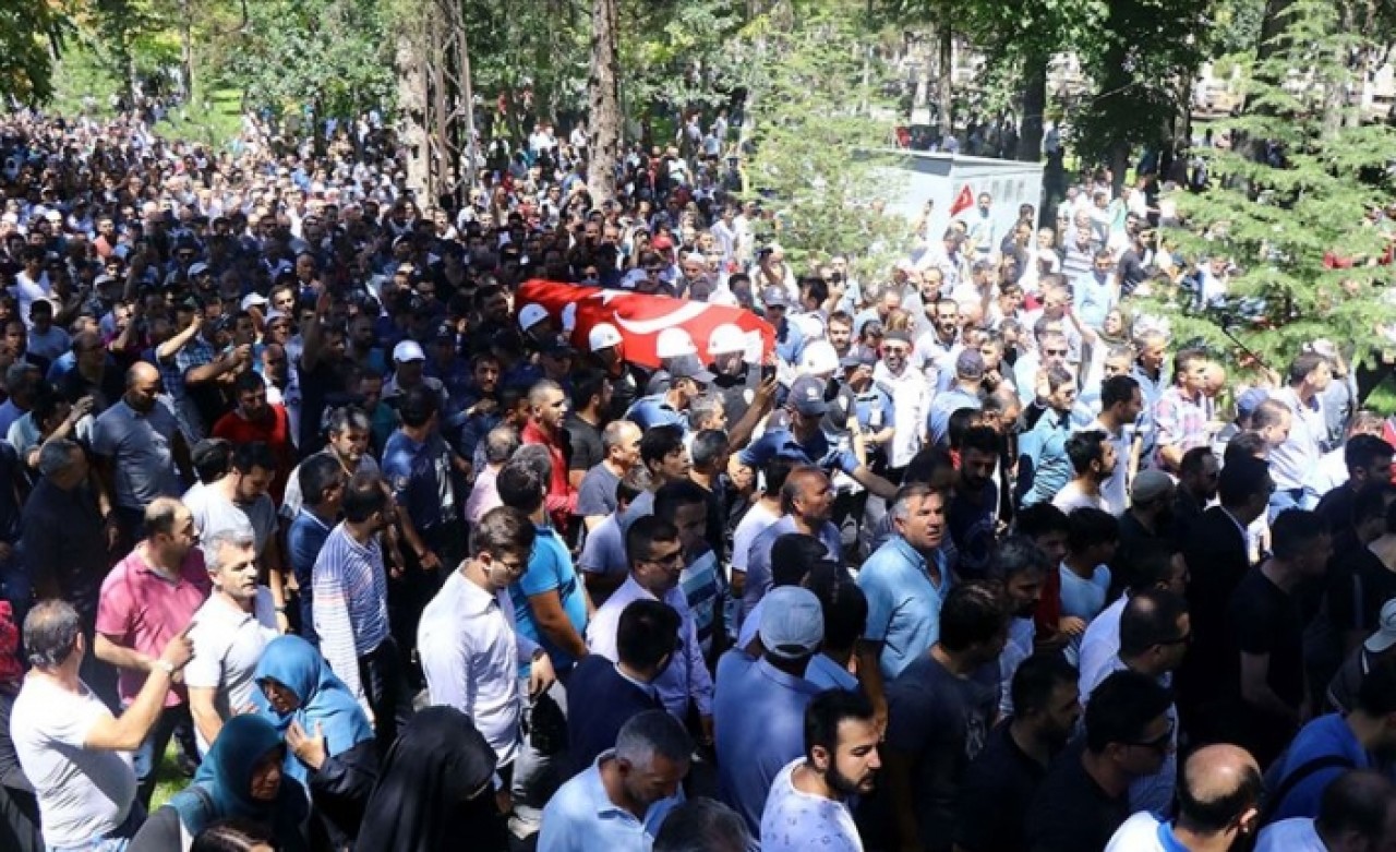 Şehit polis memuru Uluçay,  son yolculuğuna uğurlandı