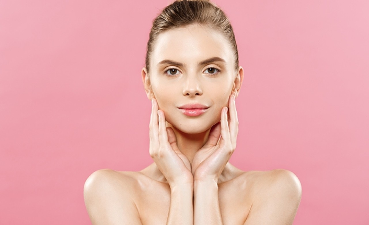 Sıkı bir cilt için haftada 2 gün kemik suyu çorbası için