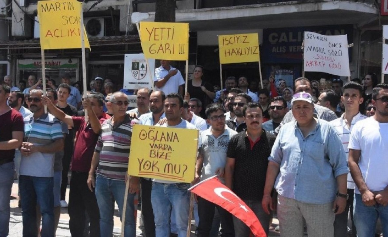 Torbalı'da işten çıkarılan işçiler eylem yaptı: Oğluna var da bize yok mu