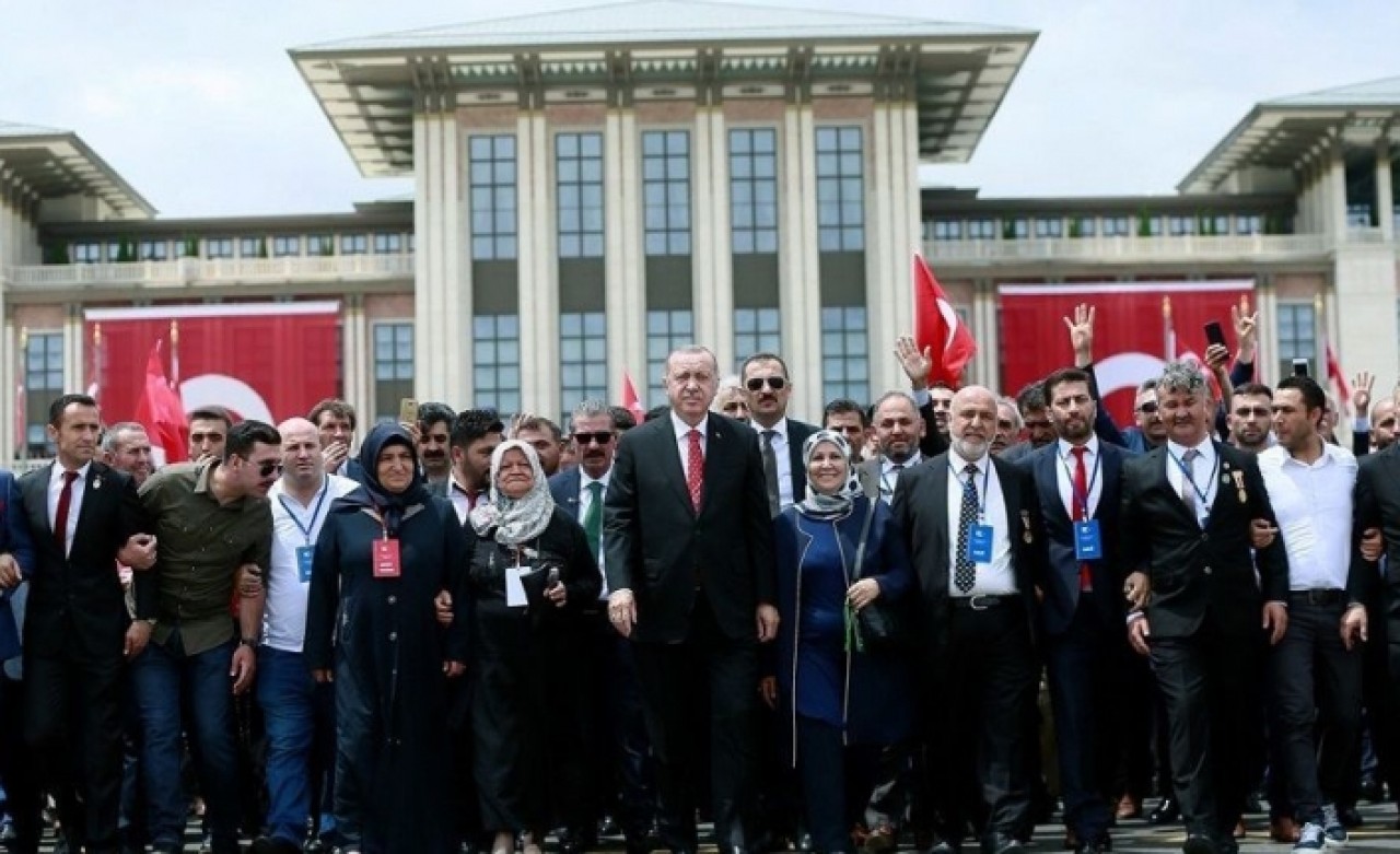 Türkiye şehitlerini anıyor