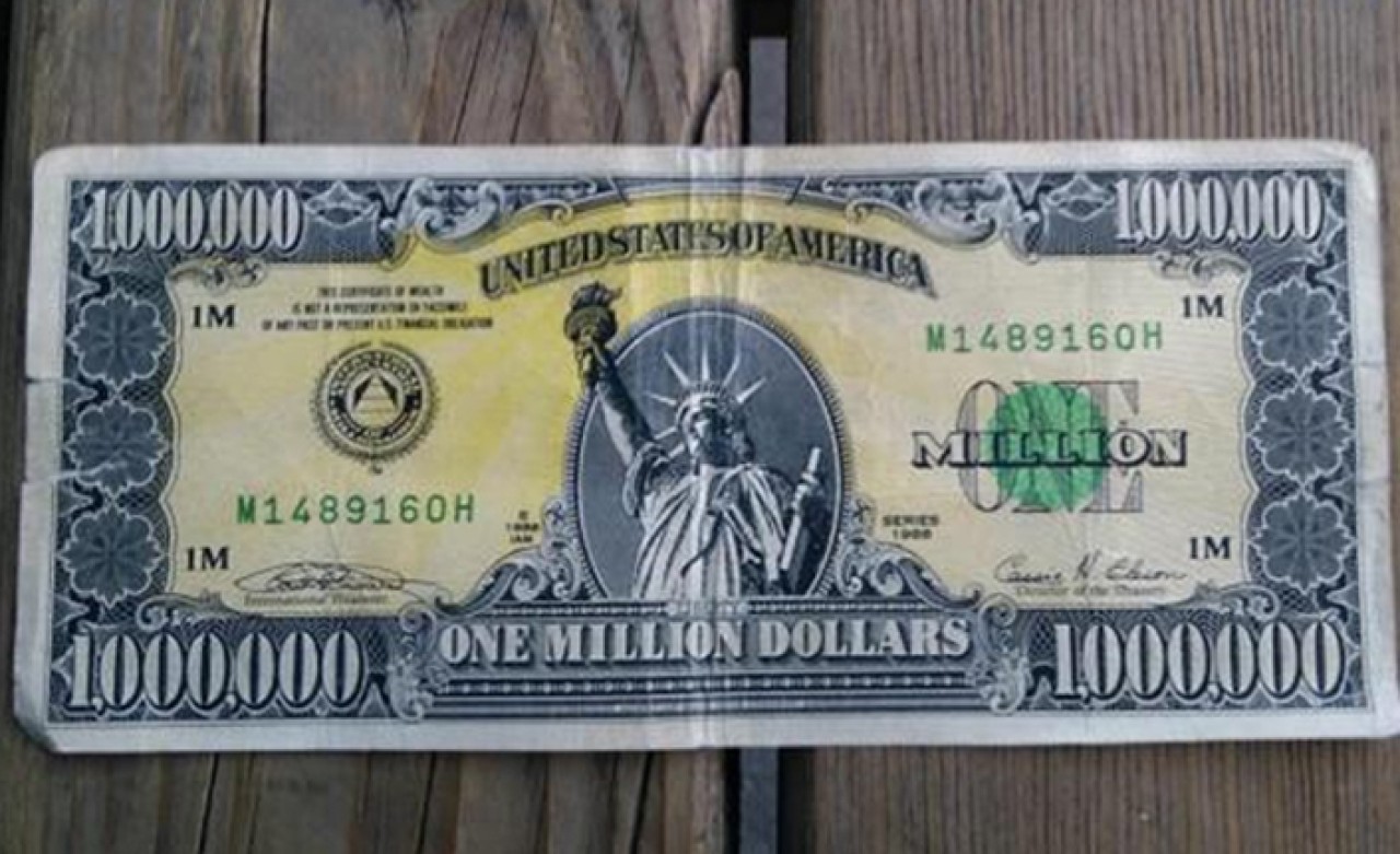 Uşak'ta 1 milyon dolarlık banknot ele geçirildi!