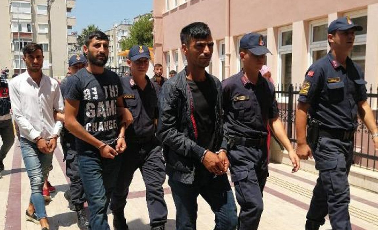 Uyuşturucudan yakalanan şüpheli,  cinayetten aranıyormuş