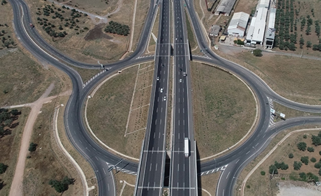 İstanbul ile İzmir arası 3, 5 saate düşüyor