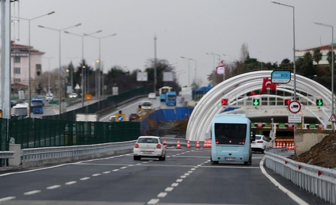 Avrasya tüneli kapatıldı: Araç geçişine izin verilmiyor