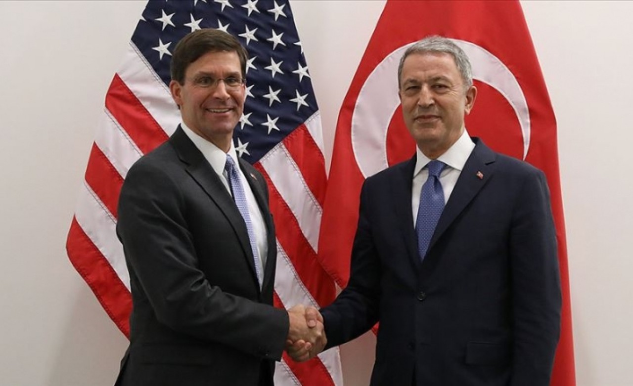 Bakan Akar ile ABD'li mevkidaşı Güvenli Bölge'yi görüştü