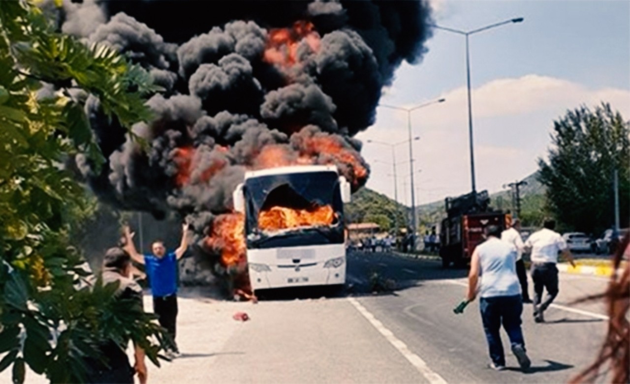 Balıkesir'de yanan yolcu otobüsünde hayatını kaybedenlerin kimlikleri belirlendi