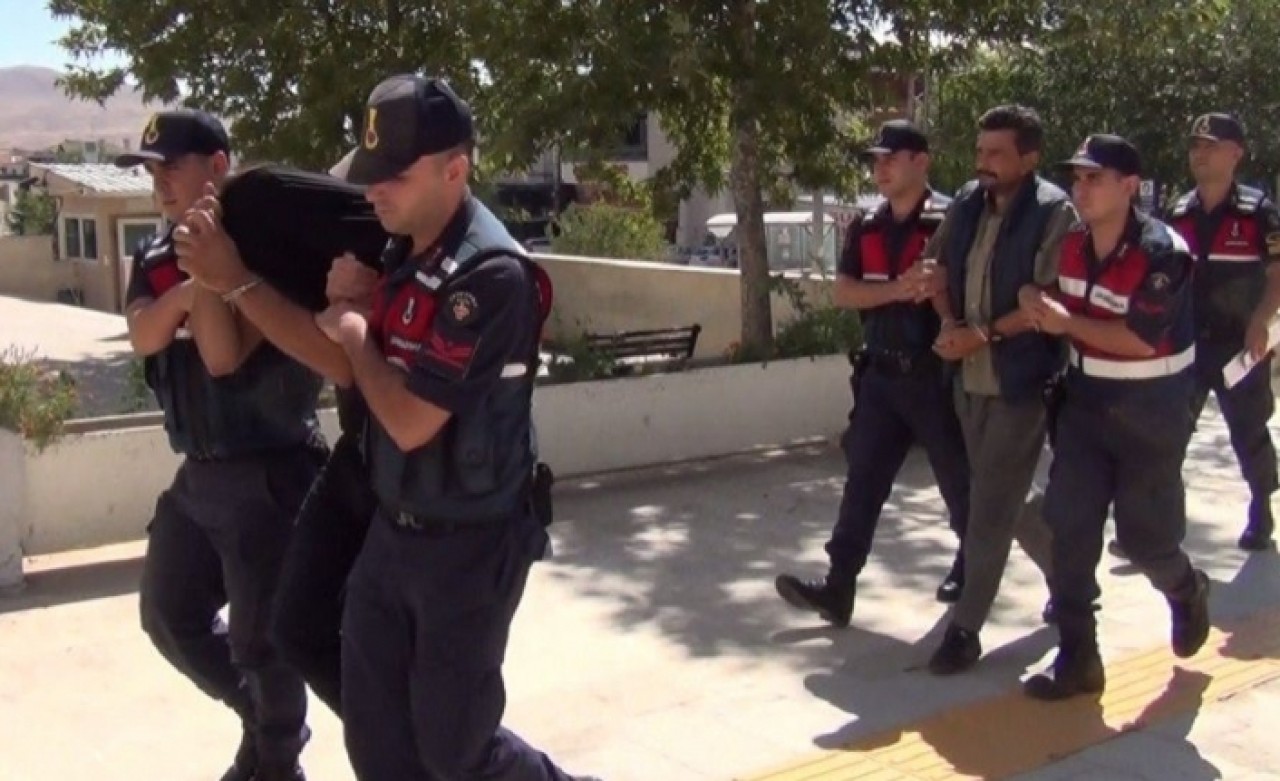 'Bir tabur asker de gelse vuracağım'