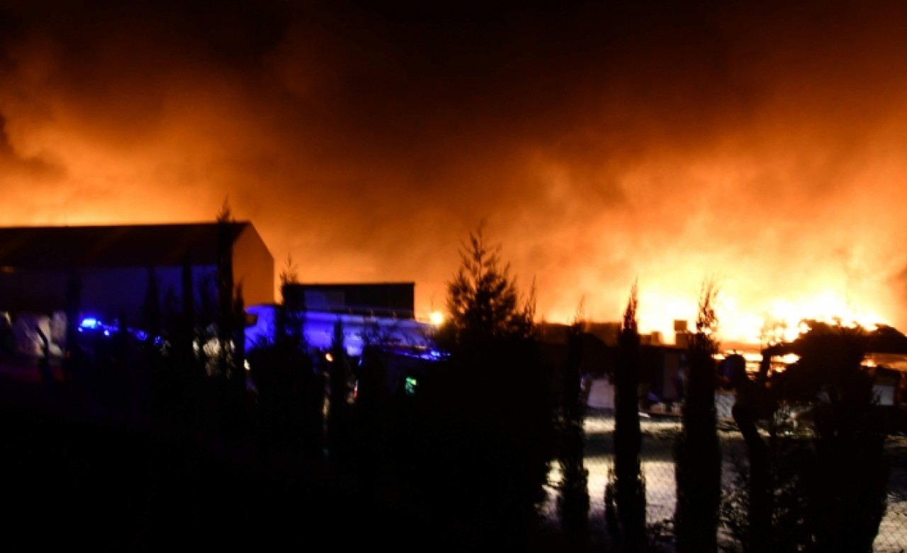 Çorlu'daki geri dönüşüm fabrikasında çıkan yangın söndürüldü