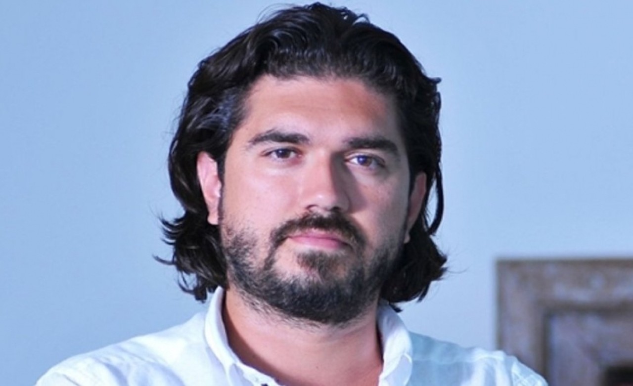 Cumhurbaşkanı Danışmanı'ndan Beyaz TV'ye Rasim Ozan tepkisi: "Garabettir,  akıl tutulmasıdır"