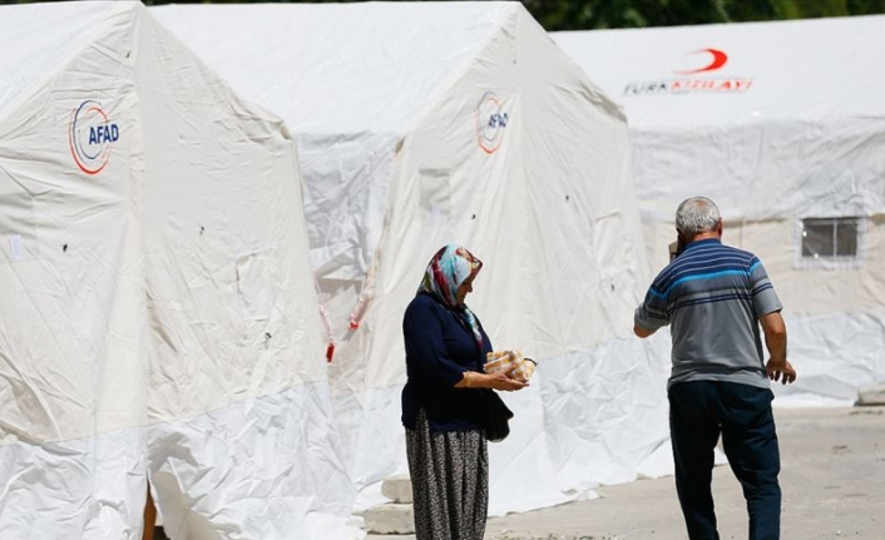 Denizli'deki depremin yaraları sarılıyor