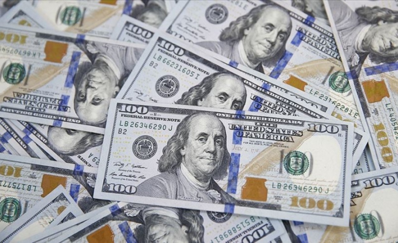 Dolar/TL 4 ayın en düşük seviyesine geriledi