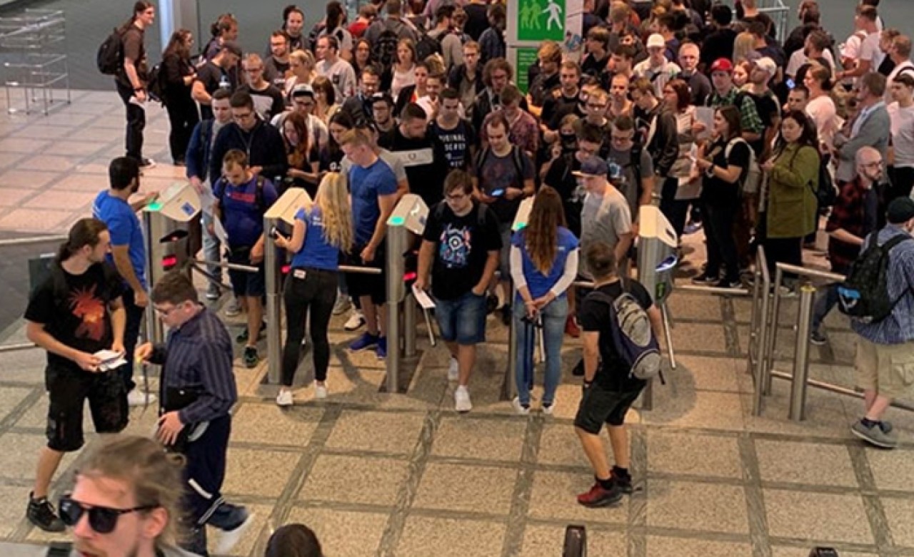 Dünyanın en çok takip edilen fuarı kapılarını açtı! Akın ettiler