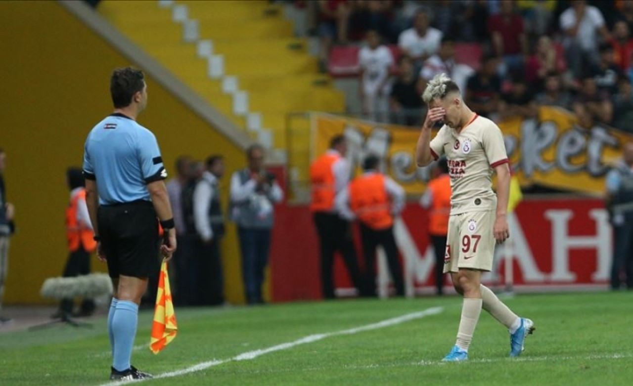 Emre Mor,  gördüğü kırmızı kart için özür diledi