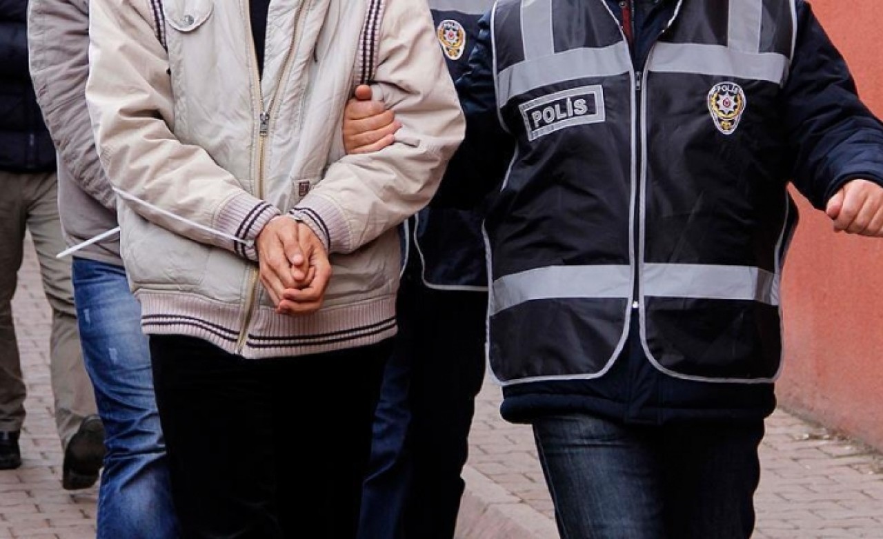 Eski Hava Kuvvetleri personeli  15 kişiye FETÖ'den gözaltı