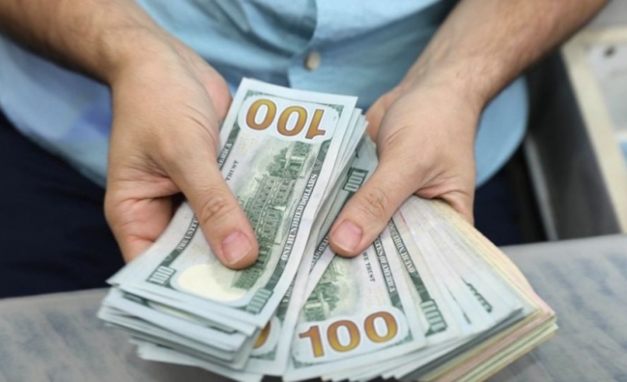 Gece 6.38'e dayanan dolar 5.80 bandında sabitlendi