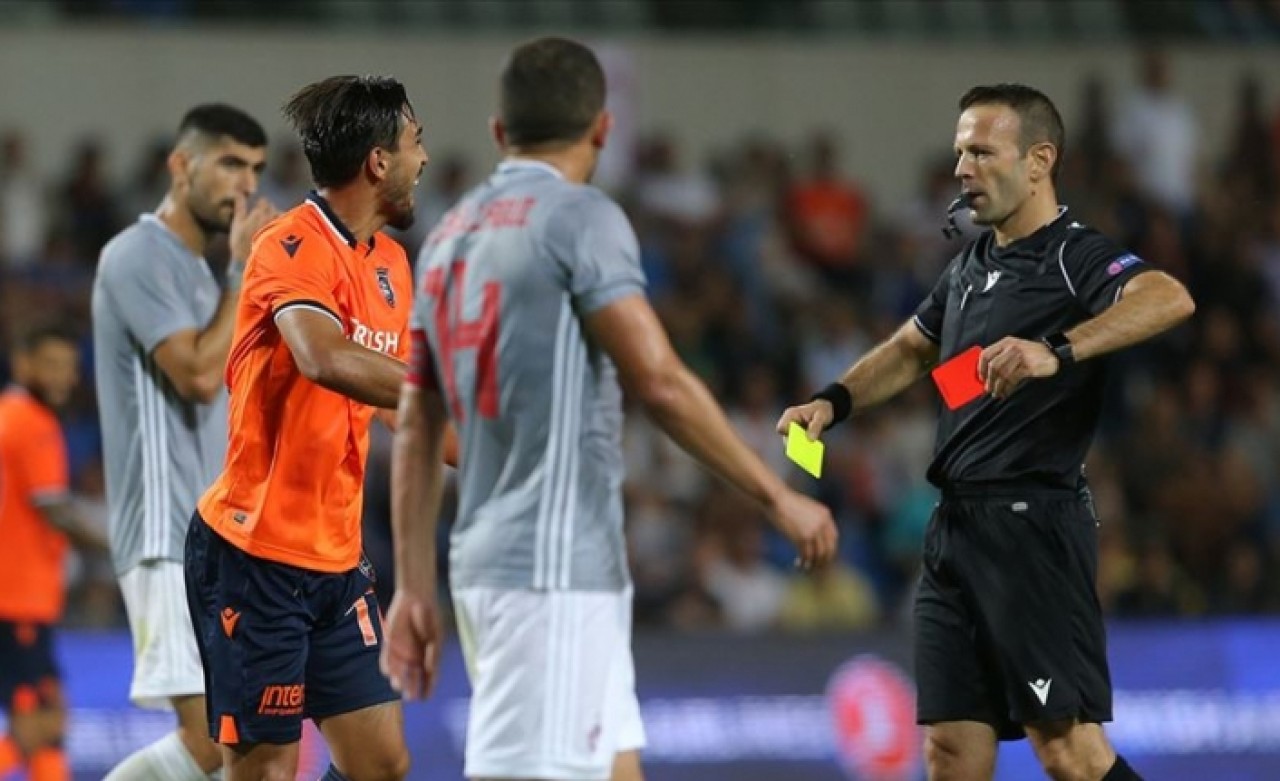 'Hakemin maç sonunda hem oyuncumuzu hem de hocamızı atması manidar'