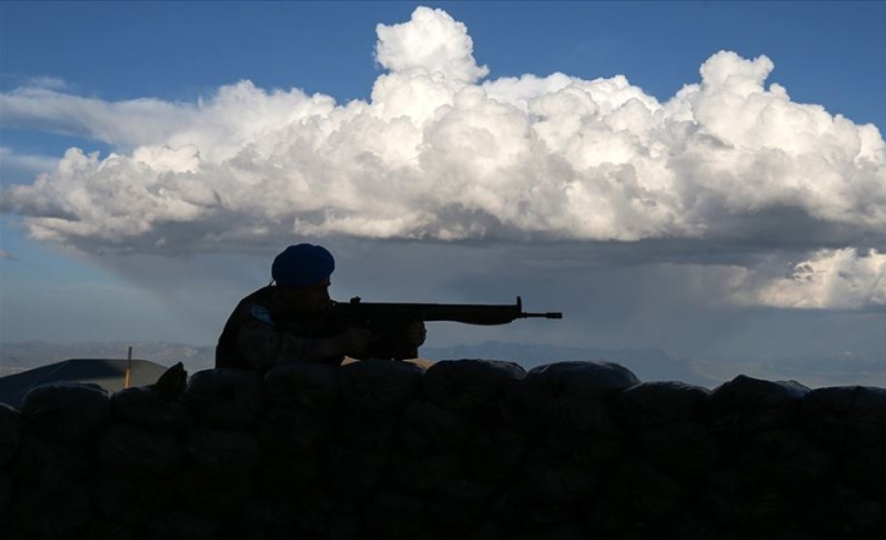 Üs bölgesine saldırı düzenleyen 2 terörist etkisiz hale getirildi