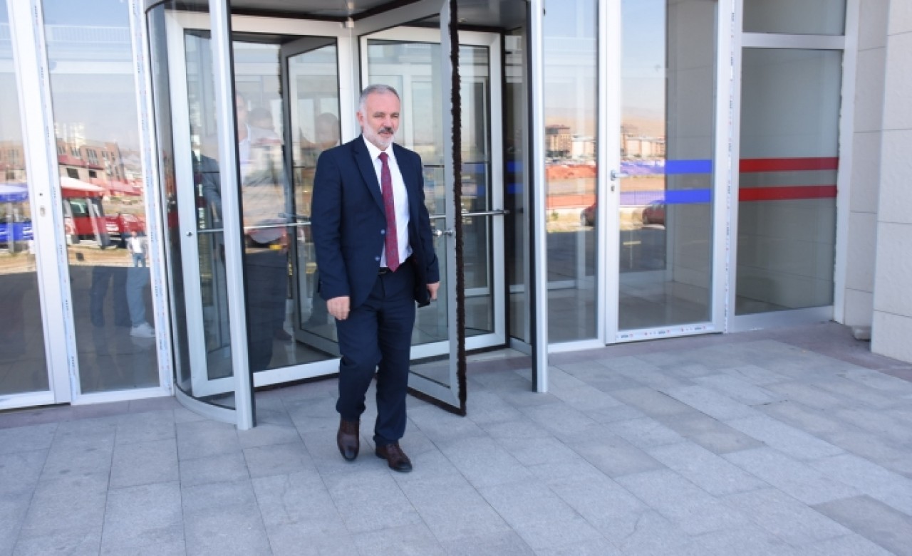 HDP'nin Kars Belediye Başkanı "terör örgütü propagandası" iddiasıyla adliyede