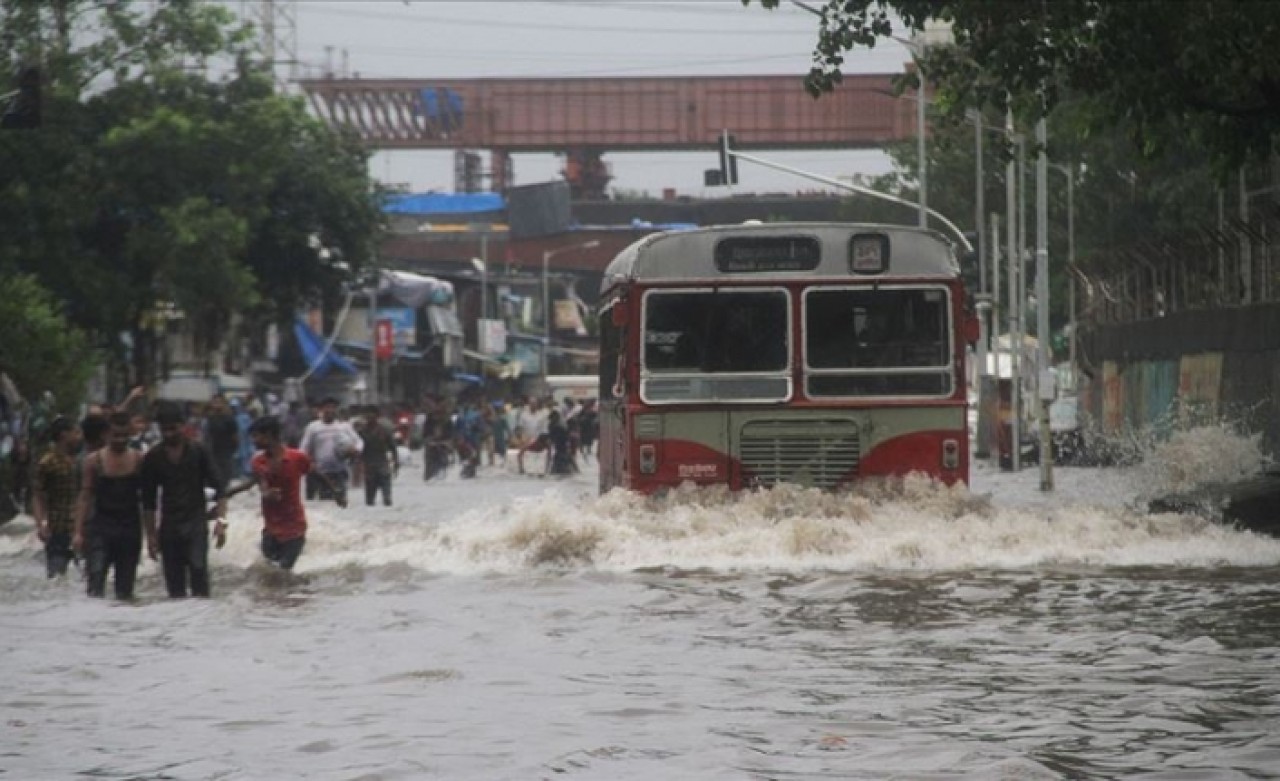 Hindistan'da aşırı yağışlar nedeniyle 282 kişi hayatını kaybetti