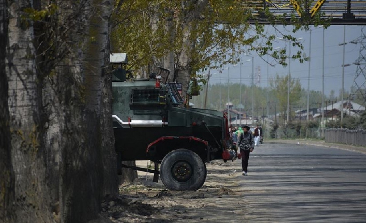 Hindistan'dan Keşmir'in özel statüsünü kaldırma girişimi