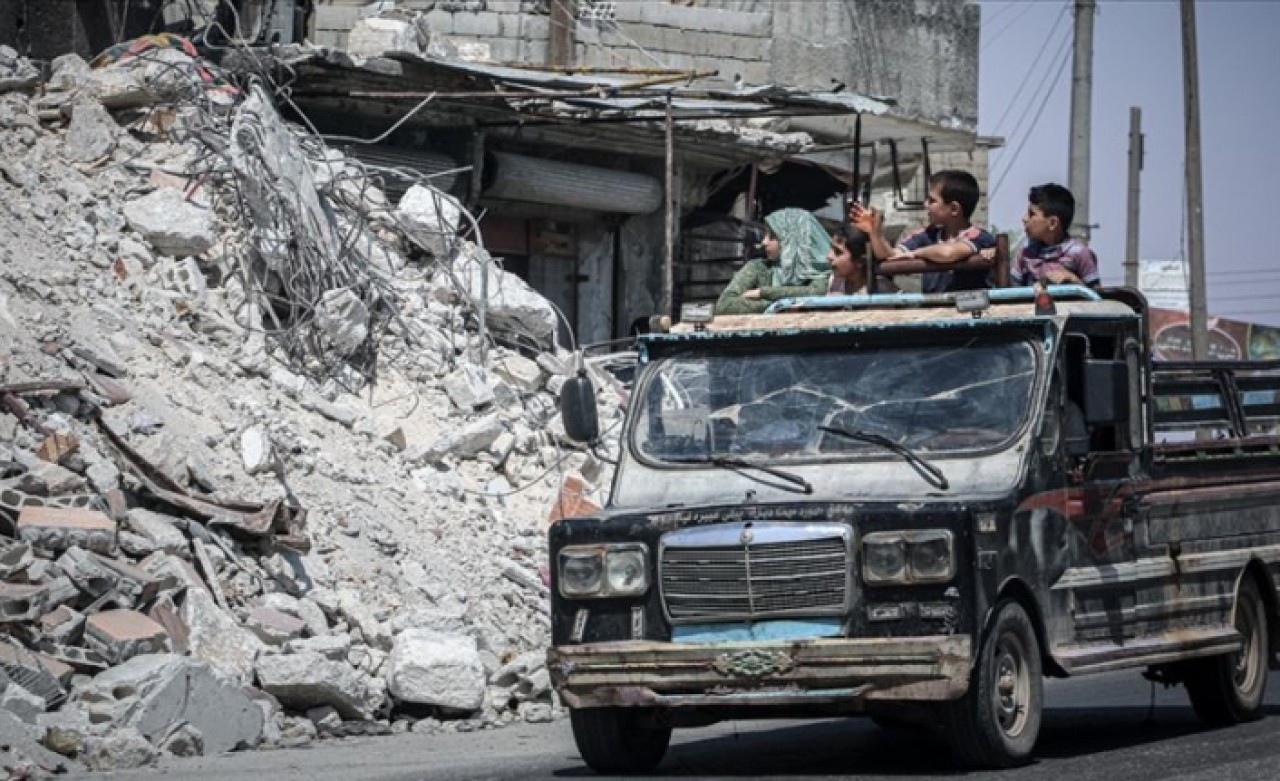 İdlib'de yerinden edilen siviller çaresizlik içinde