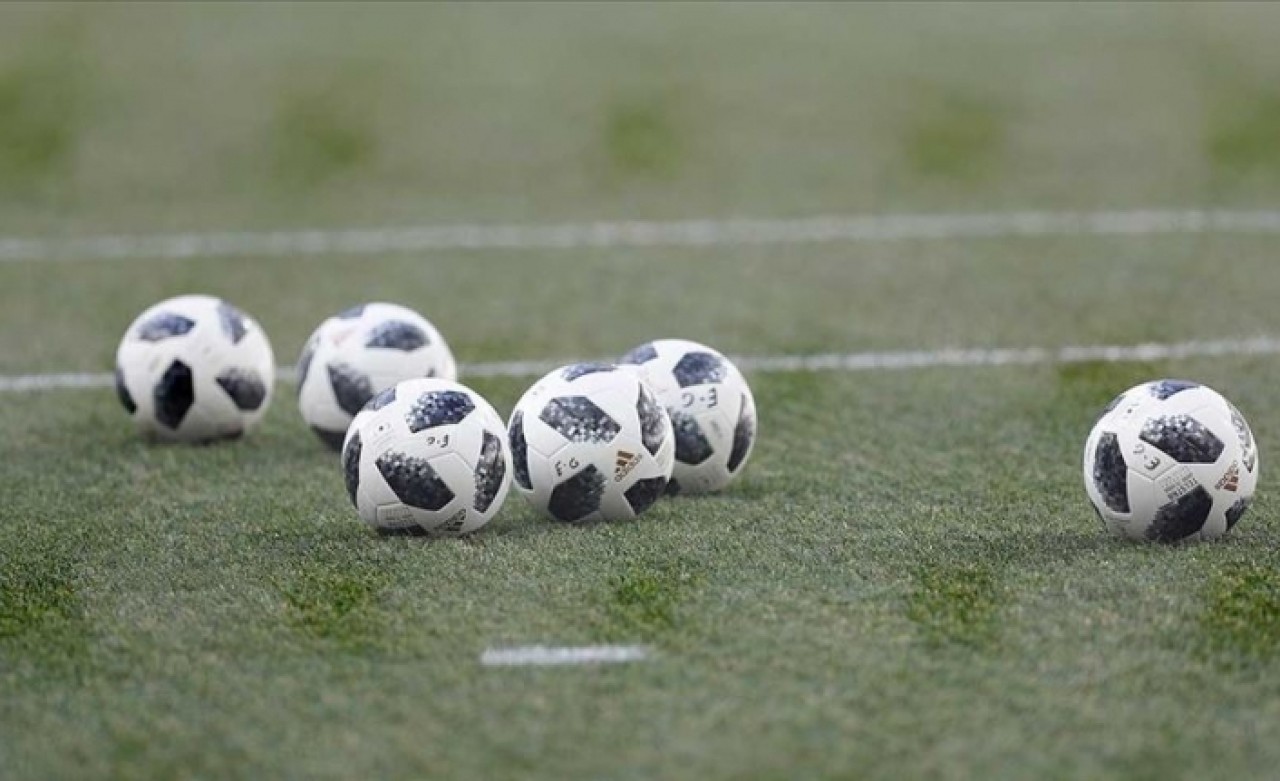 İngiltere'nin köklü kulüplerinden Bury ligden ihraç edildi