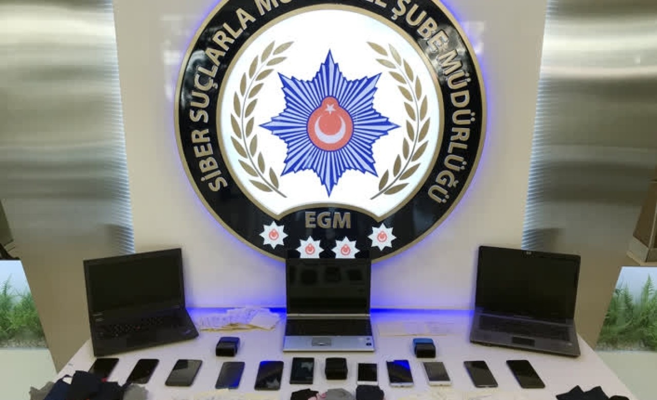 Kapıda ödemeli siparişe defolu çorap göndermişler