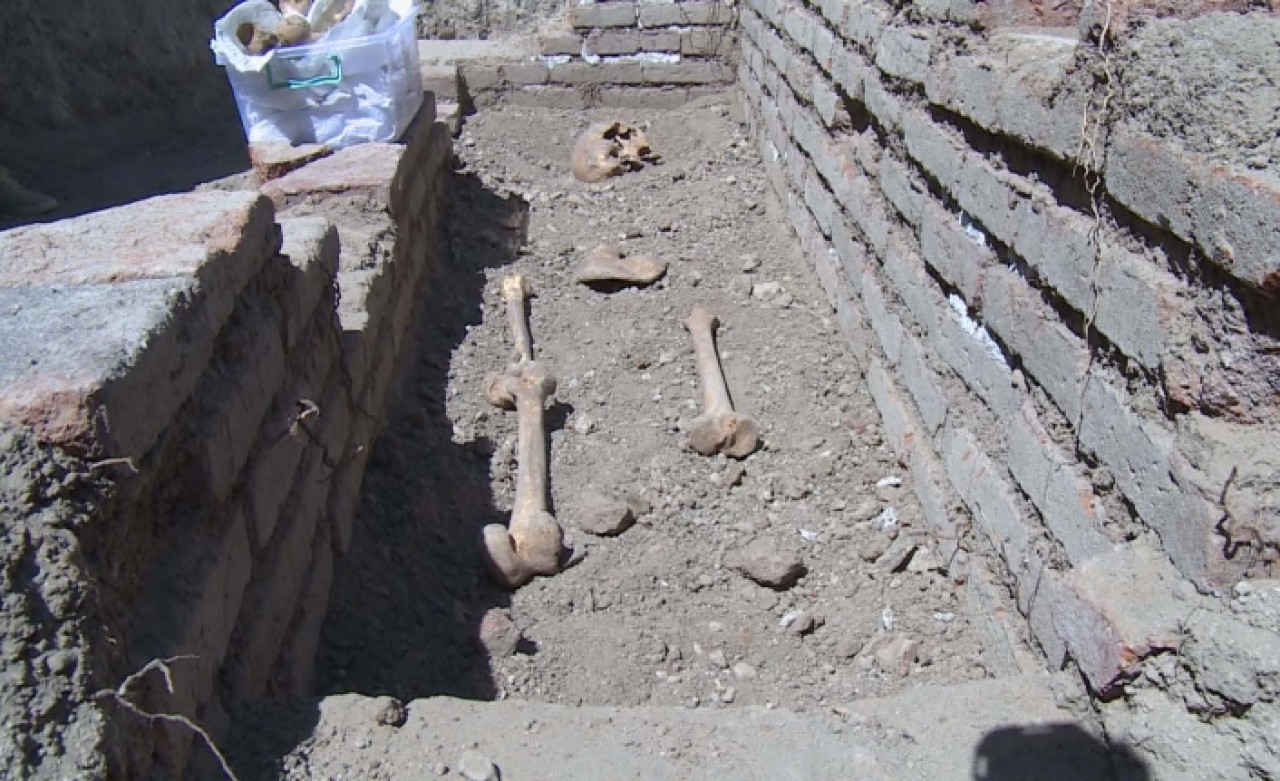 Kümbet kazısında "Sultan Alaaddin" yazılı sanduka bulundu