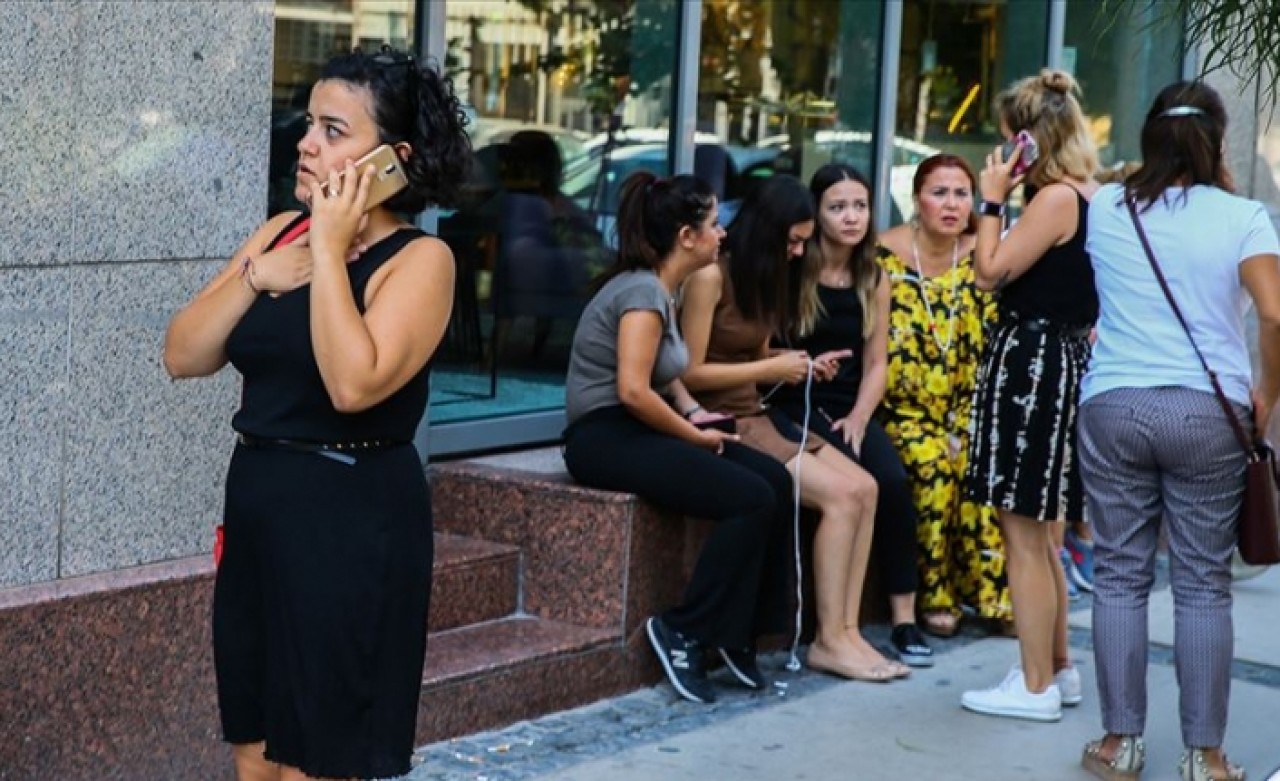 Kuşadası Körfezi'nde 4.8'lik deprem! İzmir ve çevre illerde hissedildi