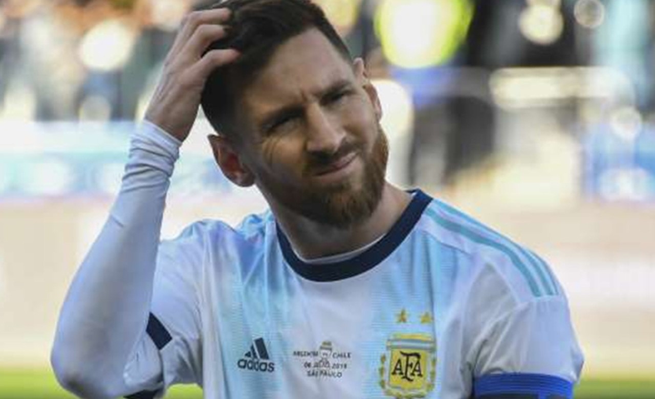 Lionel Messi'ye 3 ay men cezası