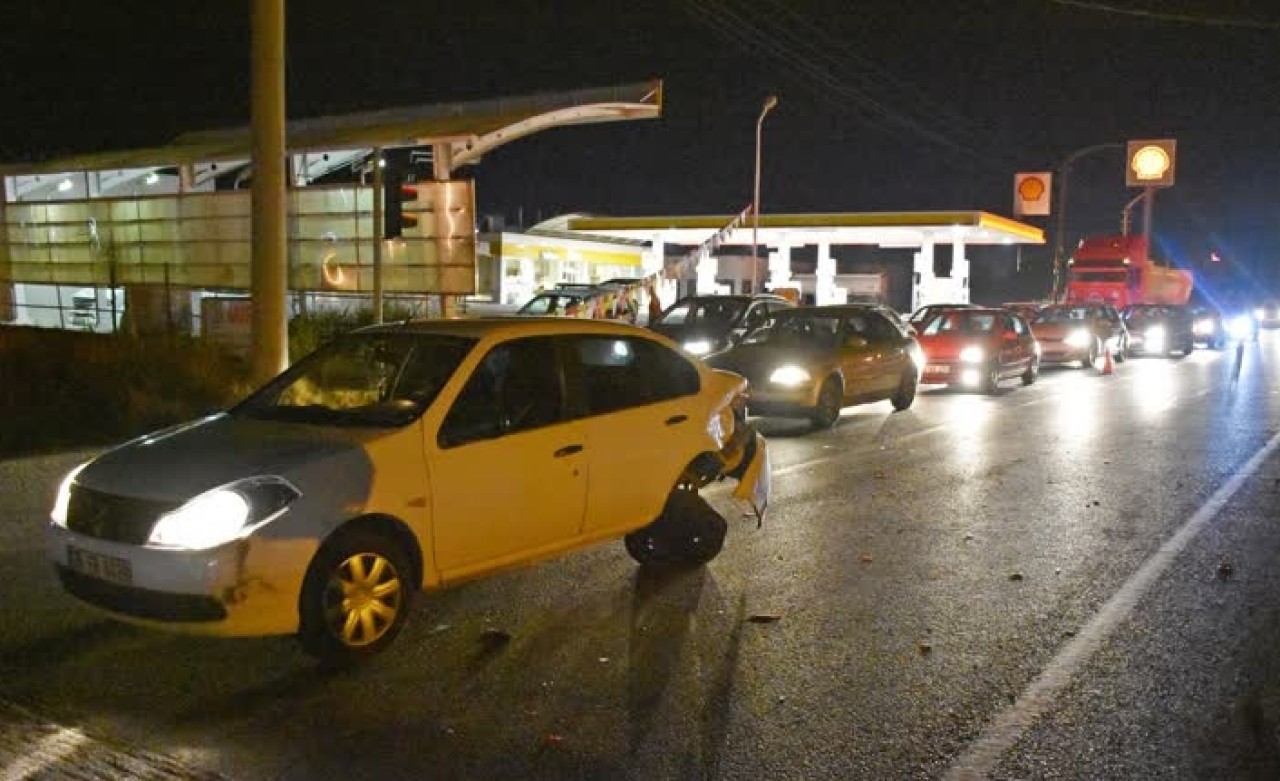 Manisa'da trafik kazası: 2'si çocuk 5 yaralı