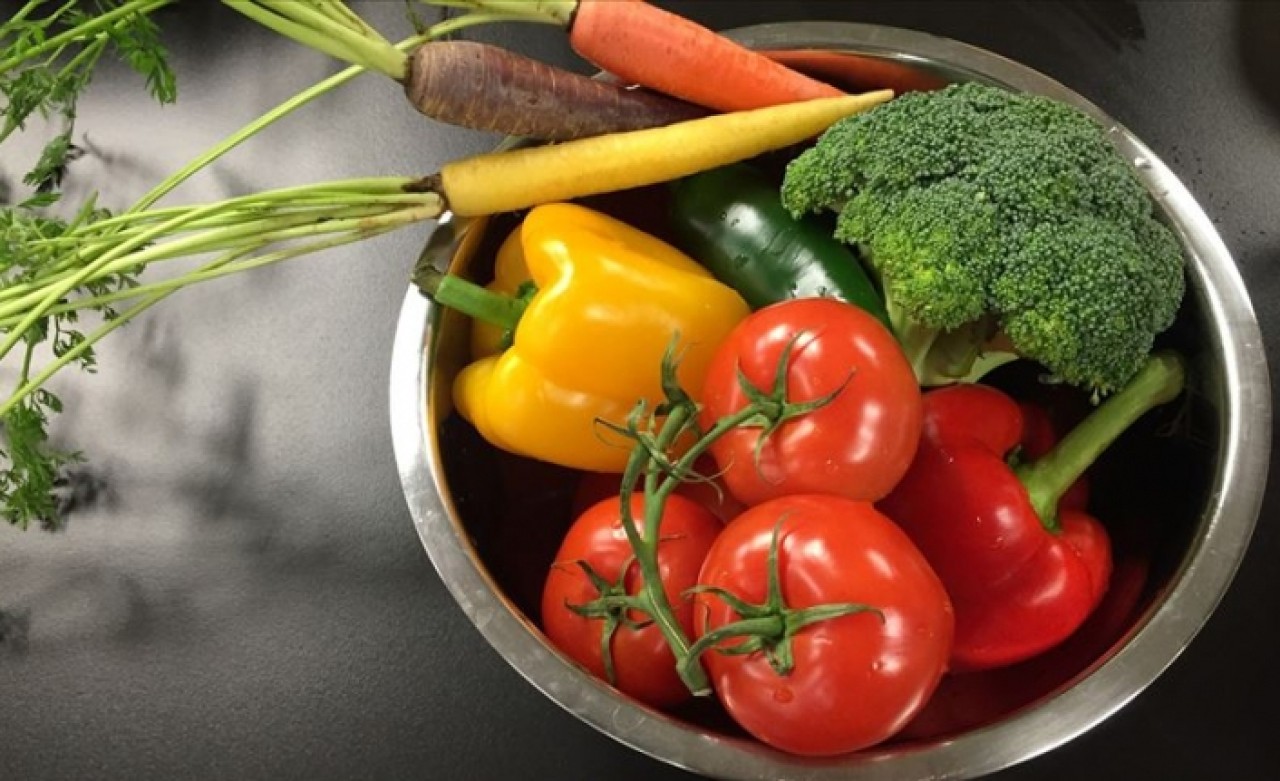 'Meyve ve sebzeleri pestisitten arındırmak için karbonatlı su'