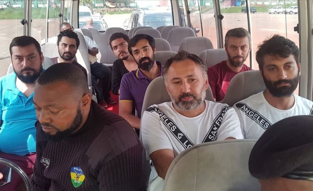 Nijerya'da serbest bırakılan gemicilerin yurda dönmesi