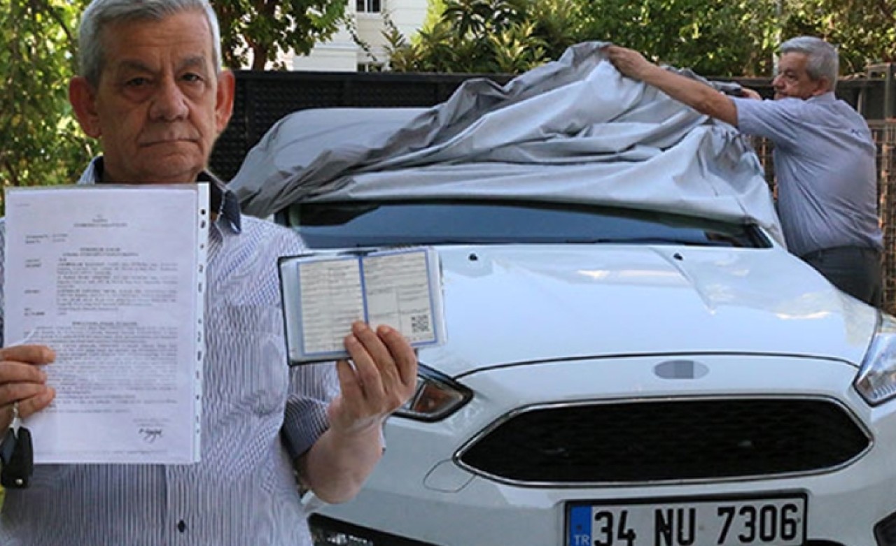 Otomobiliyle ilgili gerçeği öğrendi,  otoparkta kapattı