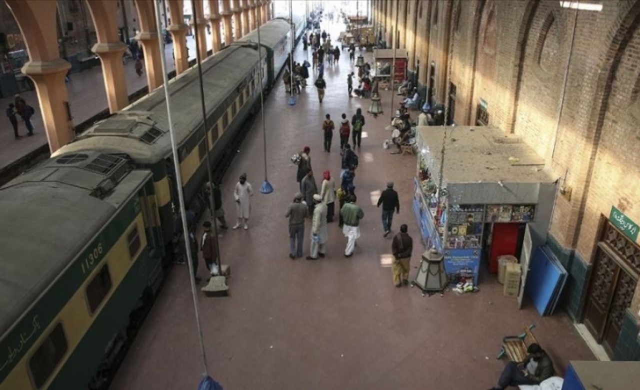 Pakistan-Hindistan arası tren seferleri durduruldu