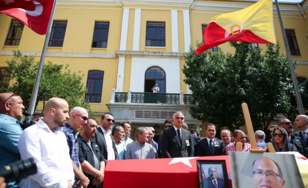 Prof. Dr. Ahmet Haluk Dursun için Galatasaray lisesinde tören düzenlendi