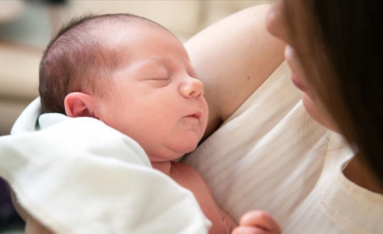 Sağlıklı toplum için ilk adım anne sütü