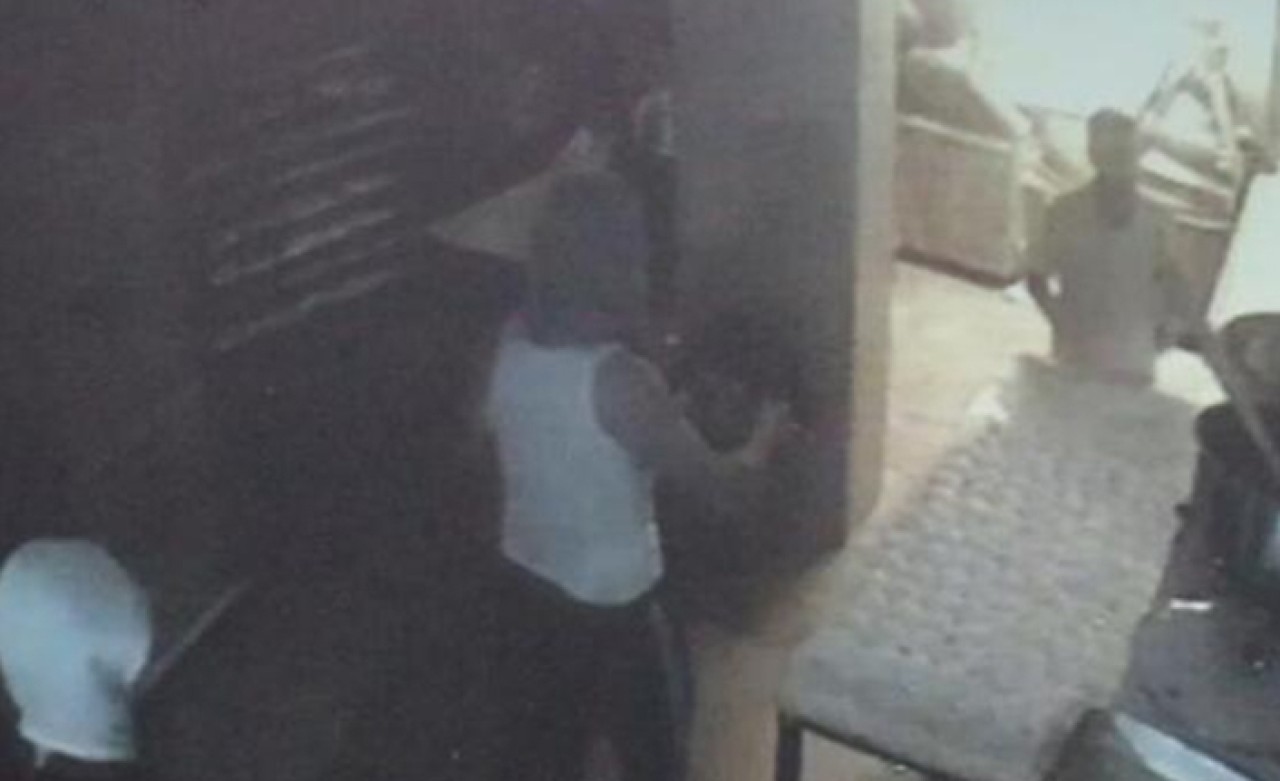 Sultangazi'de akılalmaz olay! Ekmek yapmaya devam ettiler...