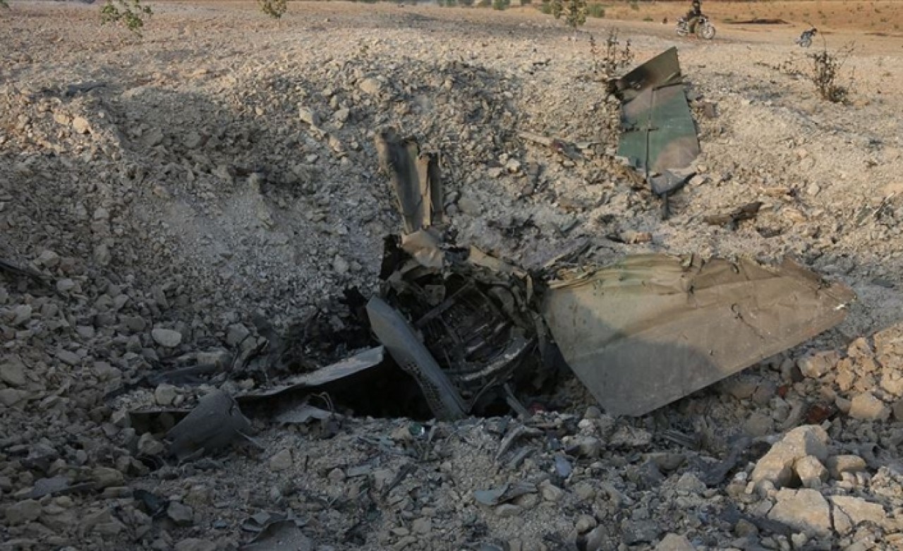 Suriyeli muhalifler İdlib'de savaş uçağı düşürdü