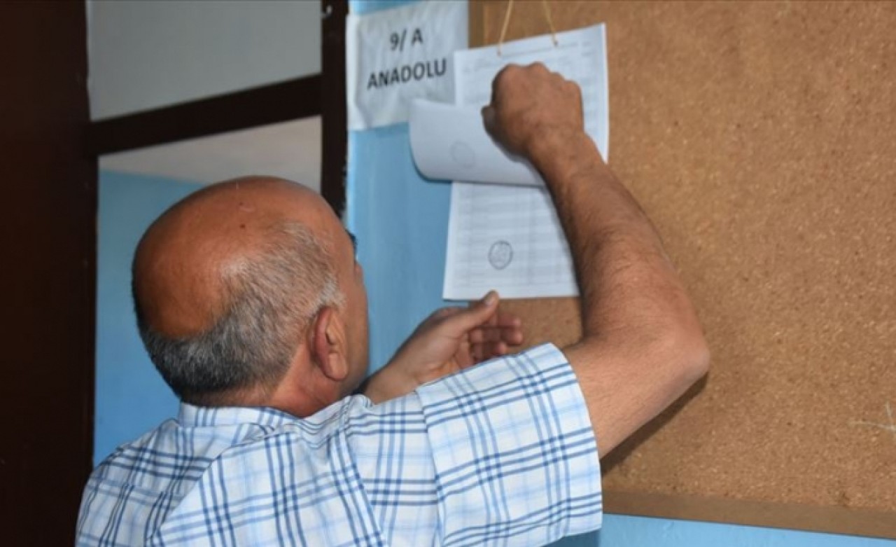 Suvarlı beldesinde oy verme işlemi başladı