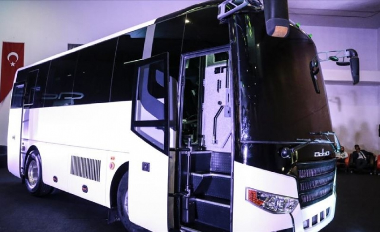 Türkiye'nin ilk sivil zırhlı midibüsü 'Adba' göreve hazır