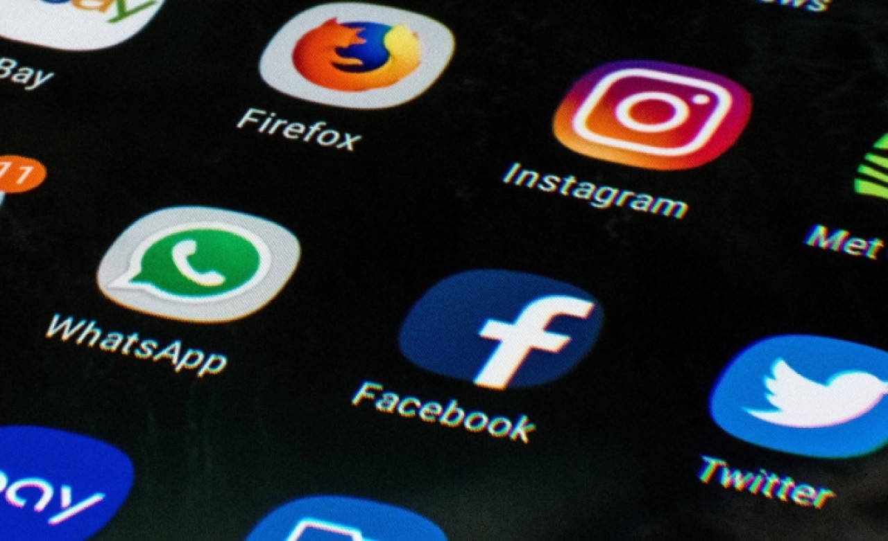 WhatsApp ve Instagram'ın ismi değişiyor